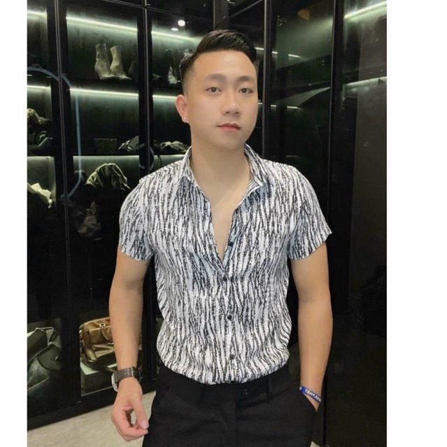 Áo Sơ Mi Nam Tay Ngắn Hoạ Tiết Chất Lụa Hàn Không Nhăn Mềm Mát