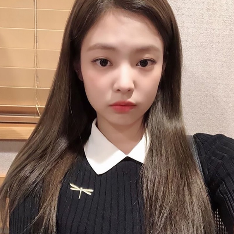 Áo len nữ dáng cộc màu than giống idol ôm form gọn người phối chân váy quần jean hàng nội địa