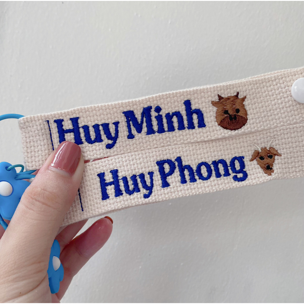 Nametag thêu tên theo yêu cầu, tag treo cặp cho bé