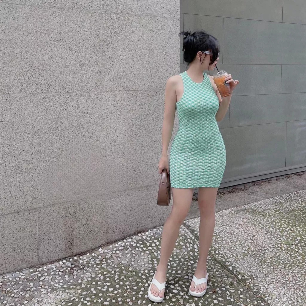 đầm body sát nách lên form siêu rôn dáng