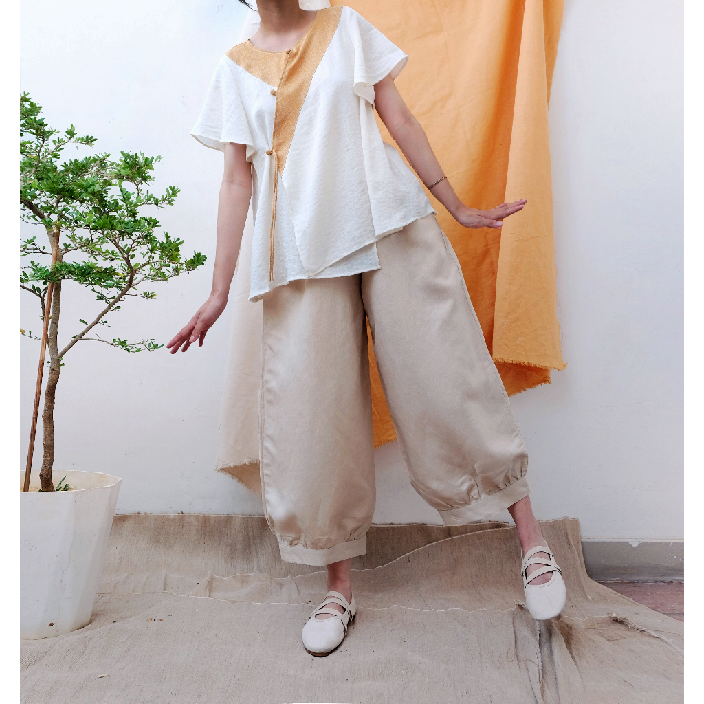 Áo tay cánh tiên linen lụa phối cùng quần ống bo - by savanna