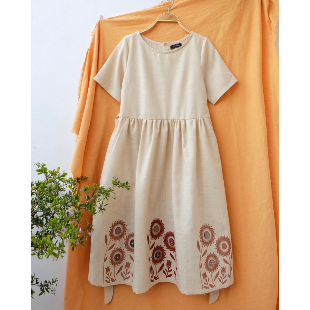 Đầm baby in hoa thủ công , kết nút gỗ sau lưng - by Savanna