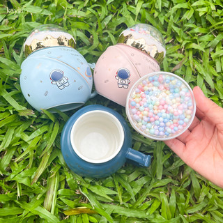 Ly sứ có nắp hình phi hành gia dễ thương