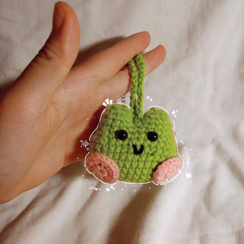 Ếch xinh móc len handmade