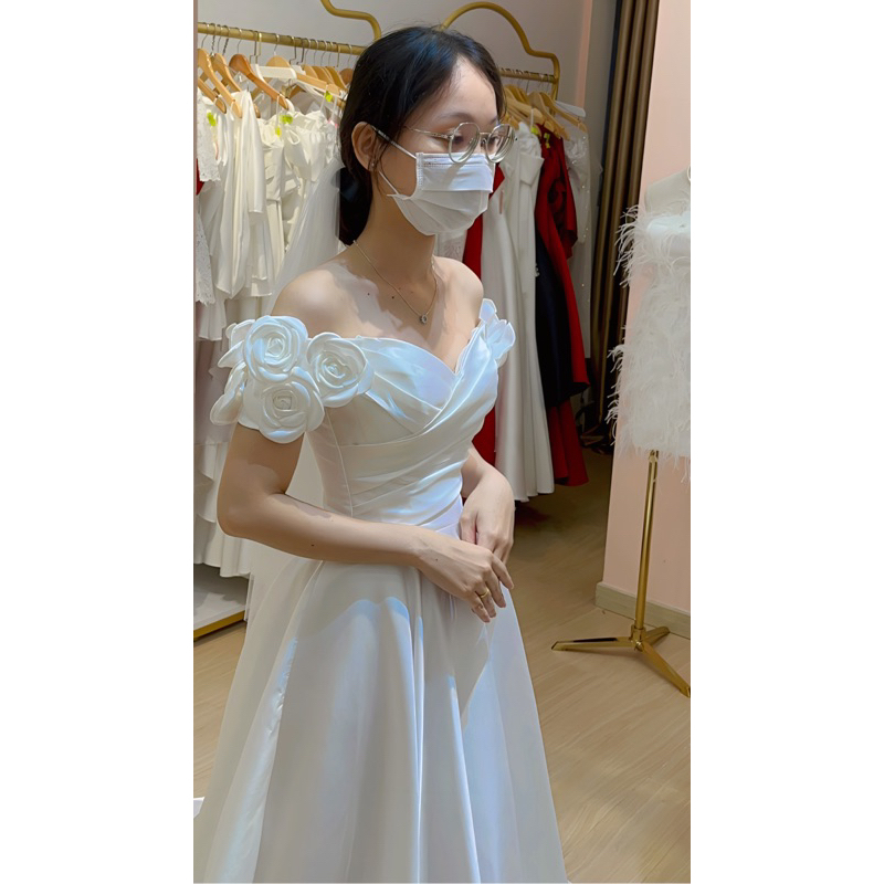 CDp195- Váy cưới bàn trễ vai hoa , váy cưới Mie tran , đầm cô dâu