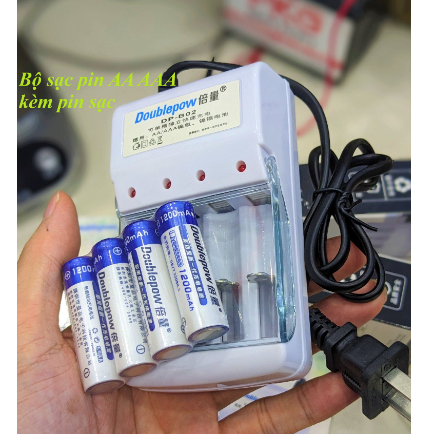 Bộ sạc pin AA, AAA + 4 pin sạc AA