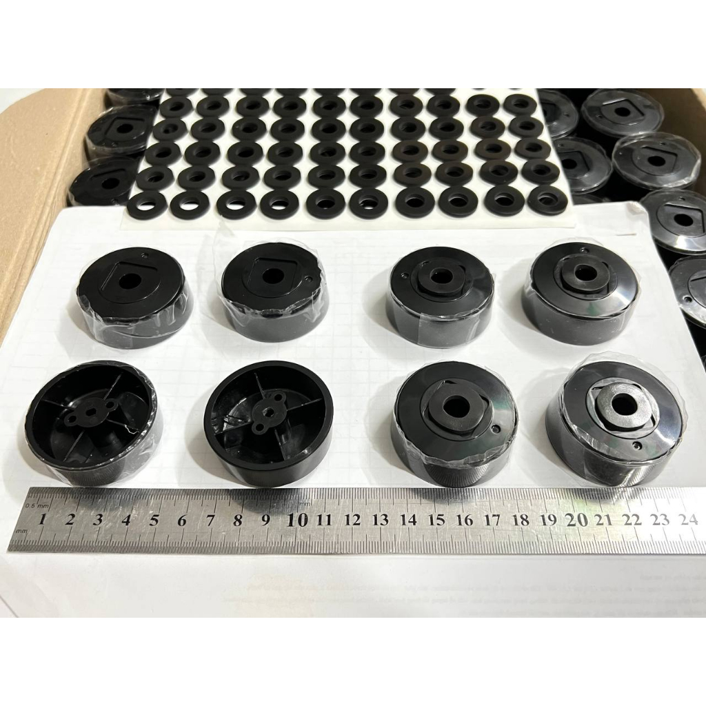 BỘ 4 CHÂN ĐẾ   Nhựa cao cấp KT: 48x18mm