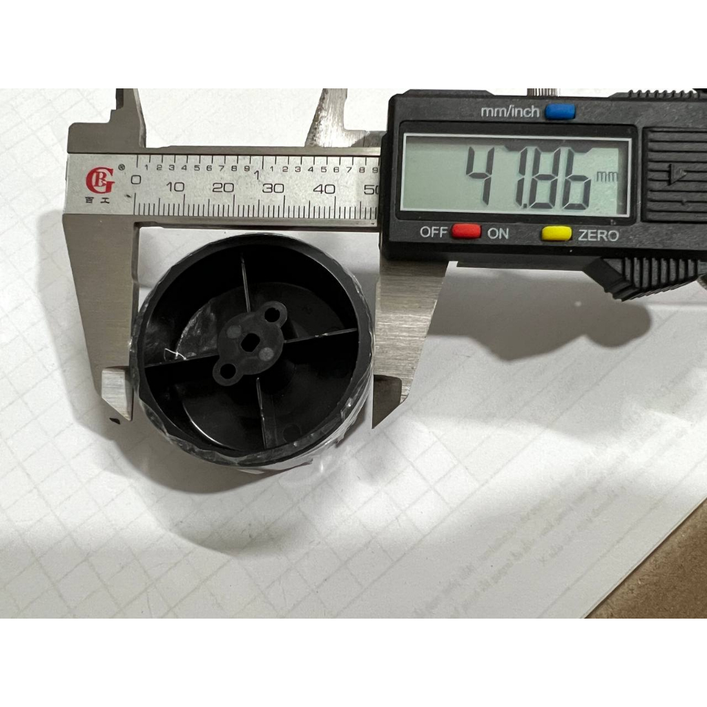 BỘ 4 CHÂN ĐẾ   Nhựa cao cấp KT: 48x18mm