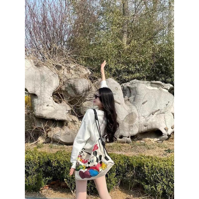 Túi đeo Mickey hot hot siêu to lại chuẩn style cá tính