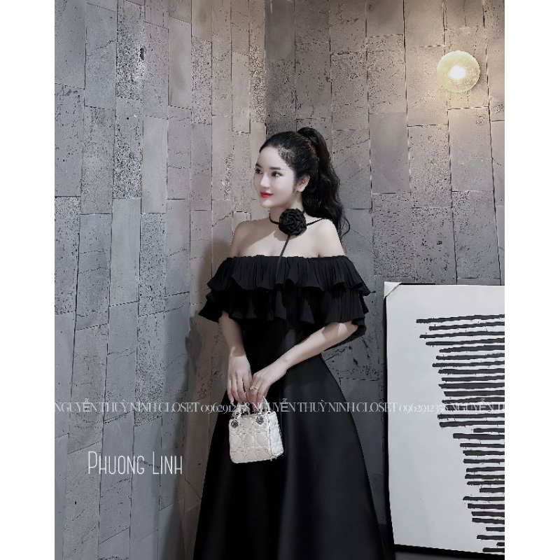 Đầm bèo trễ vai xoè dáng dài kèm hoa cổ bánh bèo