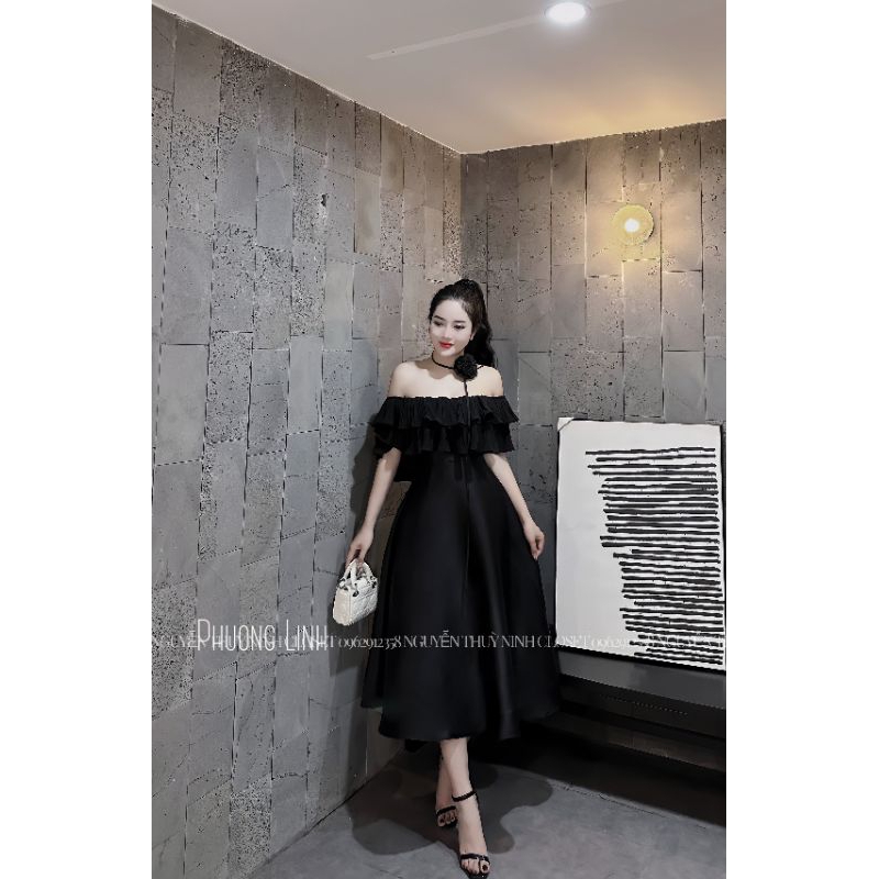 Đầm bèo trễ vai xoè dáng dài kèm hoa cổ bánh bèo