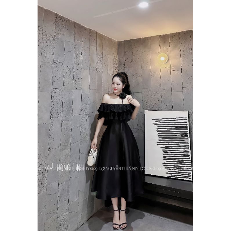Đầm bèo trễ vai xoè dáng dài kèm hoa cổ bánh bèo
