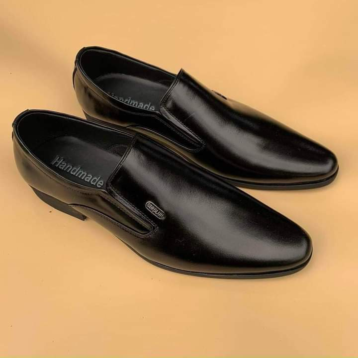 GIẦY tây mẫu giầy sỹ quan da bò cao cấp đế cao su may liền đế chắc chắn bền đẹp sang trọng trẻ trung năng động