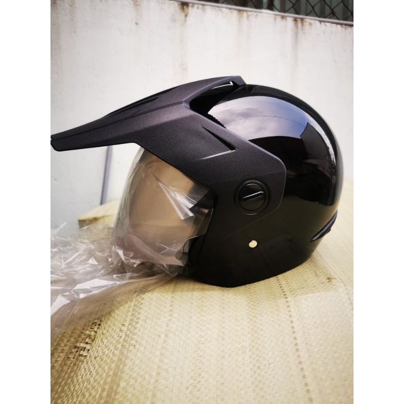 Nón mũ bảo hiểm Honda ADV lưỡi dài. Nón đẹp không trầy xước.