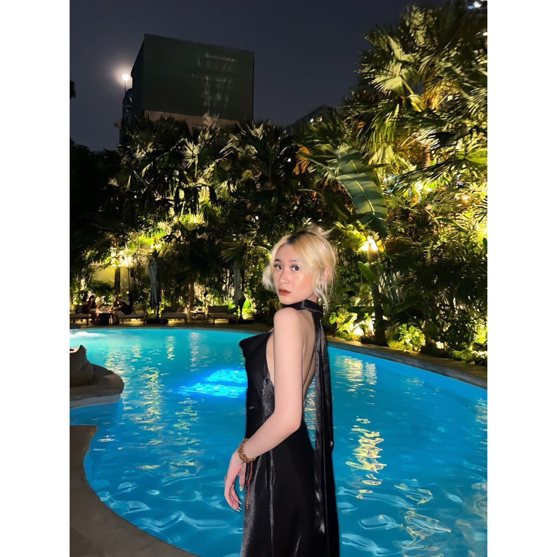 Đầm Lụa Nơ Hở Lưng V