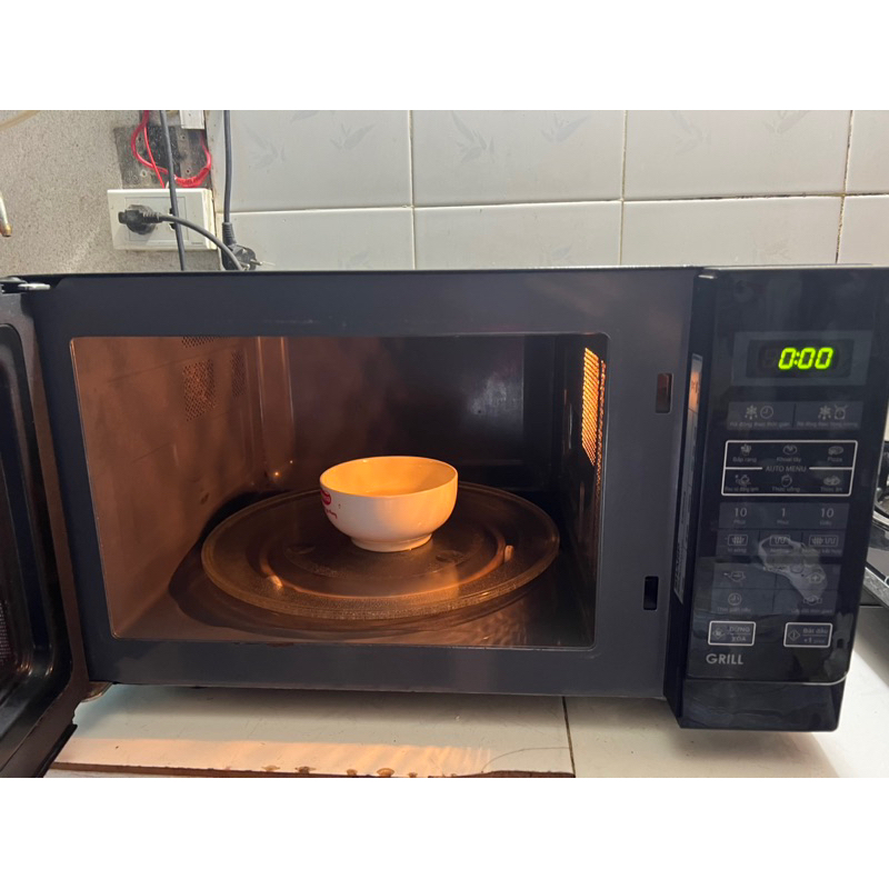 Thanh lý lò vi sóng sharp r-g572vn-b 25 lít có nướng