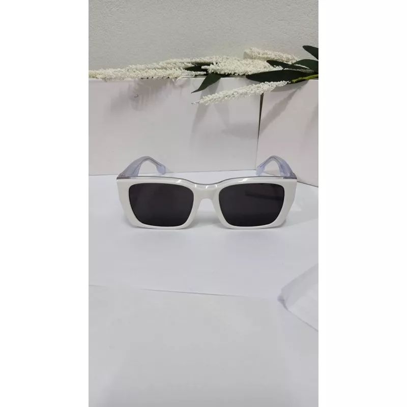 Kính si chuẩn Auth Bube.rry