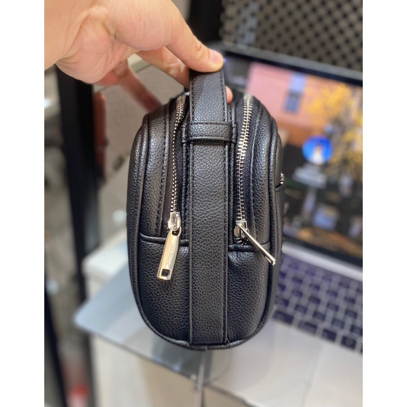 Túi cần tay golf - Túi golf cầm tay Titleist 2023 mẫu da sần, 2 ngăn khoá tiện dụng