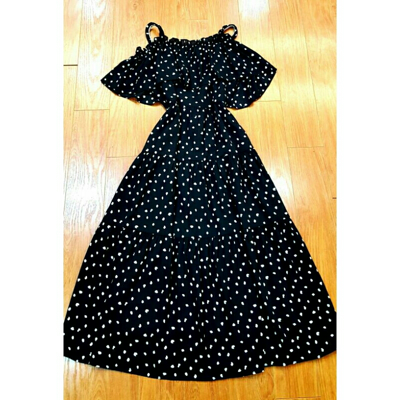 Đầm bi hở vai sz M