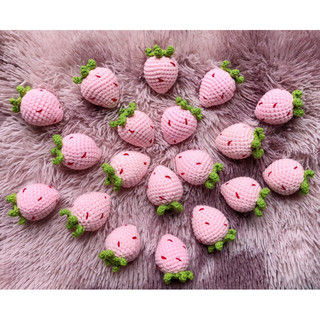 Móc khoá len quả dâu handmade