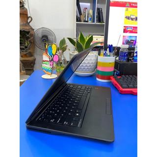 𝐋𝐀𝐏𝐓𝐎𝐏 𝐃𝐄𝐋𝐋 E7250 Core™ I5-5300U