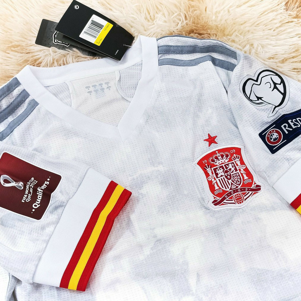 Bộ quần áo đá banh đội tuyển bóng đá tây ban nha màu xám trắng logo thêu