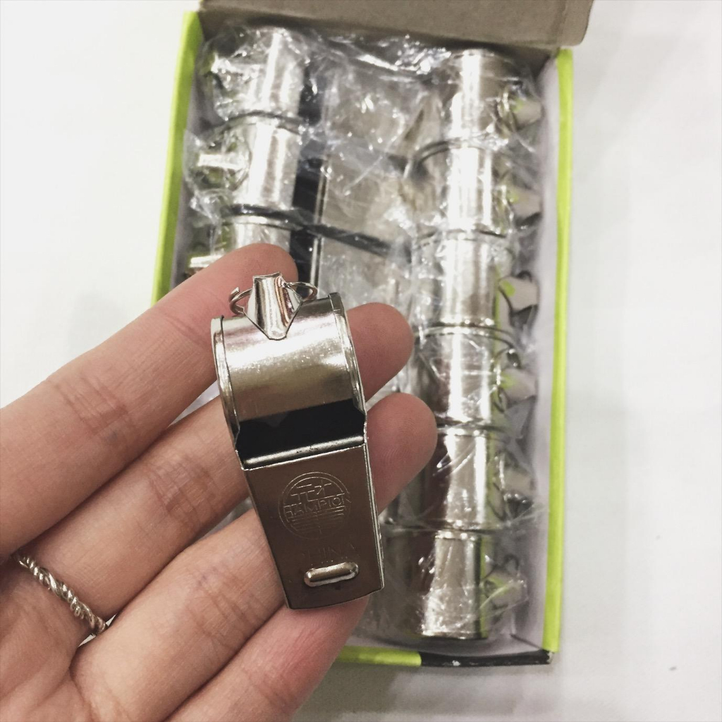Còi sắt inox thể thao, còi trọng tài