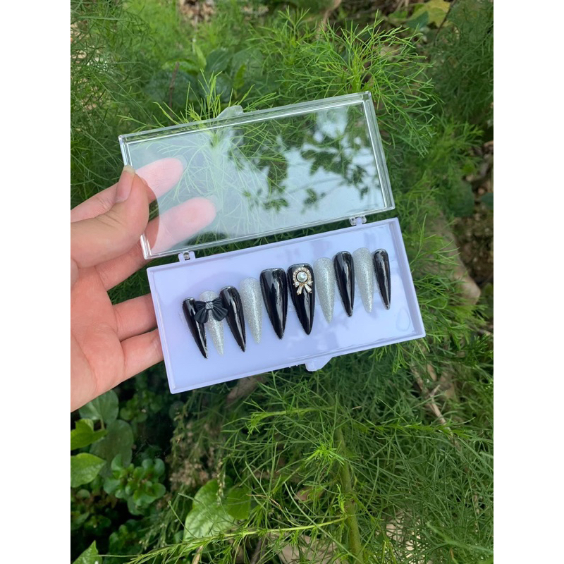 Nail box giá rẻ lấy tương tác trắng đen