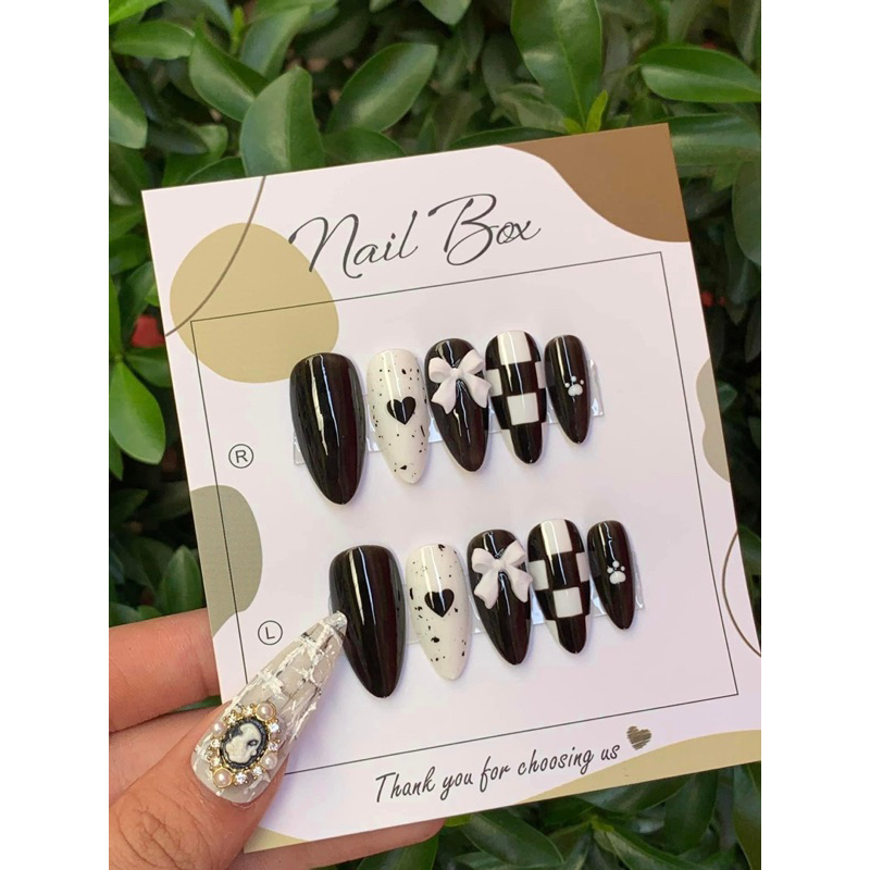 Nail box giá rẻ lấy tương tác trắng đen