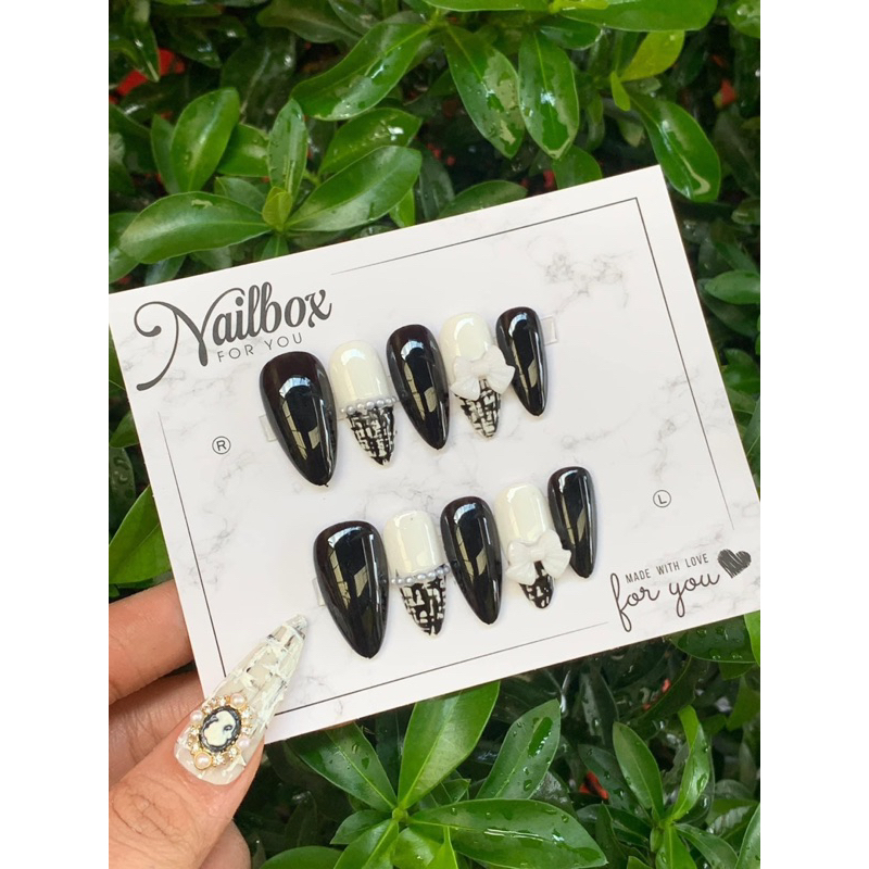 Nail box giá rẻ lấy tương tác trắng đen