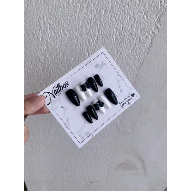Nail box giá rẻ lấy tương tác trắng đen