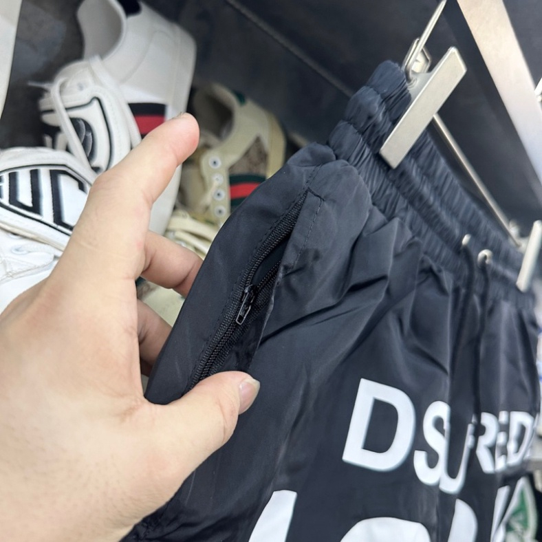 Quần short gió nam Dsq2 đen in chữ ICON trắng cạp chun dây thắt lót lưới thoáng mát cao cấp QS64P