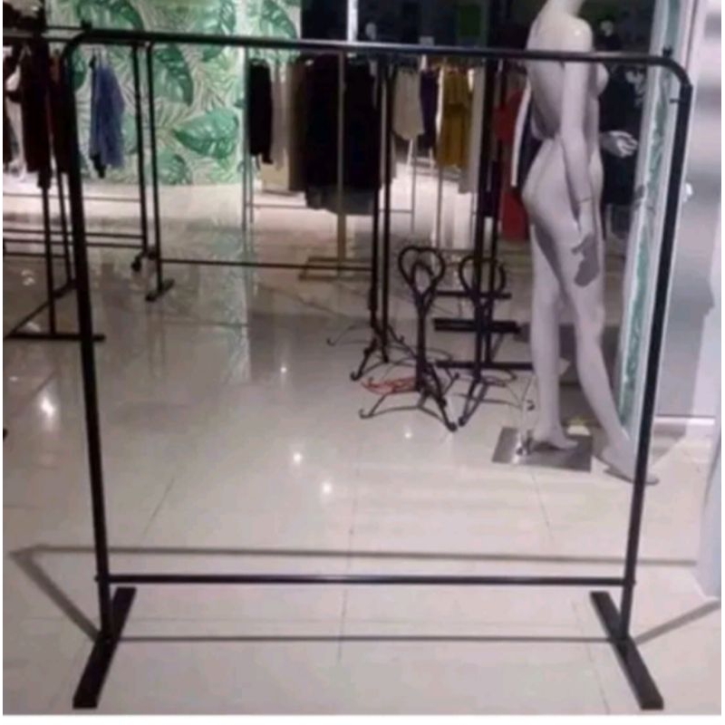 Kệ đơn treo quần áo thông minh, dài 120x140cm.sản phẩm được làm bằng kim loại sắt mạ kẽm sơn tĩnh điện 3 lớp dày 1,4mm.