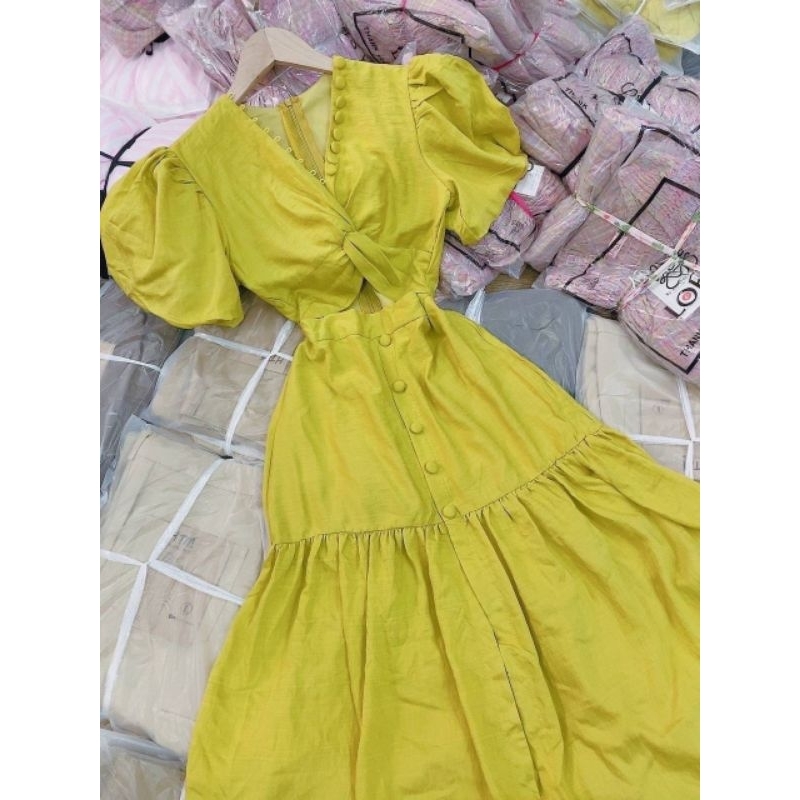 Đầm maxi xanh bơ viền nút hở eo tay bồng cực lạ và xinh xắn