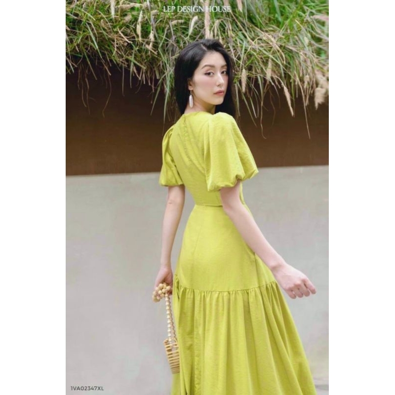 Đầm maxi xanh bơ viền nút hở eo tay bồng cực lạ và xinh xắn