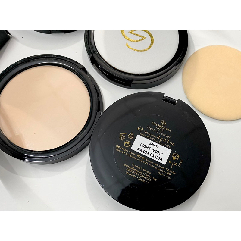 Phấn Phủ dạng nén Giordani Gold Pressed Powder Màu 34637 Light Ivory sản xuất tại Ý 8g