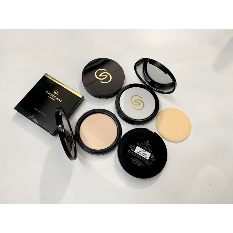 Phấn Phủ dạng nén Giordani Gold Pressed Powder Màu 34637 Light Ivory sản xuất tại Ý 8g