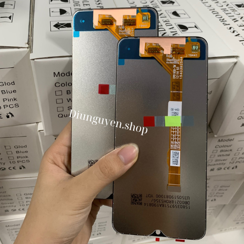Màn hình vivo y19 zin xịn ( tặng kèm keo )