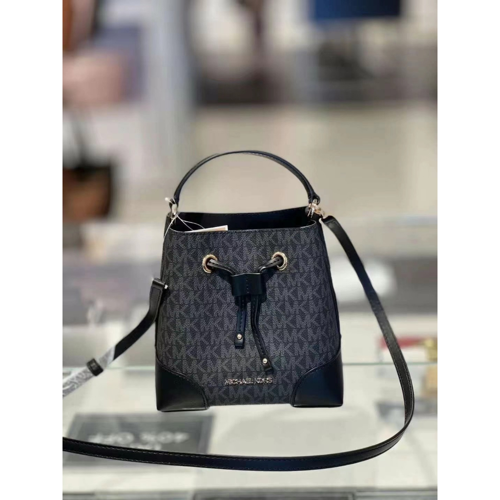 Túi Michael Kors Mercer Small Logo Bucket Bag - Màu đen 35F2SM9M