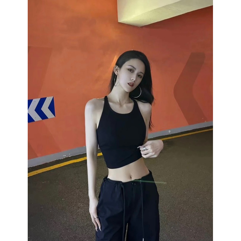 Áo thun đan dây lưng cá tính sexy.