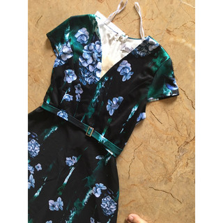 Đầm midi  hoa , cổ phối ren size 6
