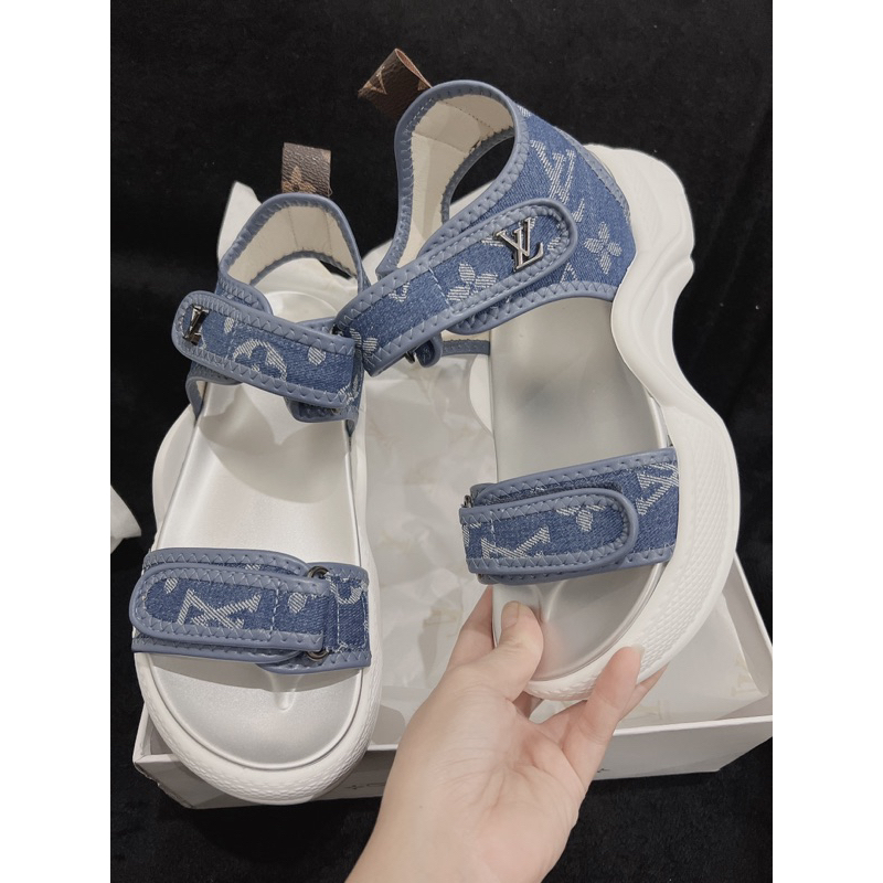 Sandal LV hoạ tiết về 2 mầu- Hàng QC fullbox- kèm video thật