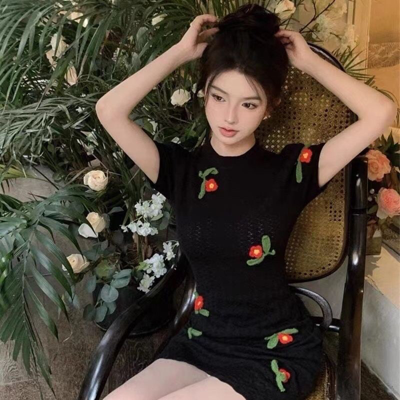 Đầm Dệt Kim Dài Thêu Hoa Hồng Thời Trang Mùa Hè 2023