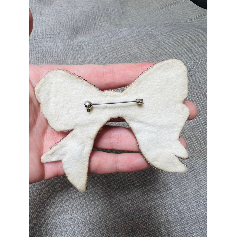 Thanh lý nơ cườm cài áo