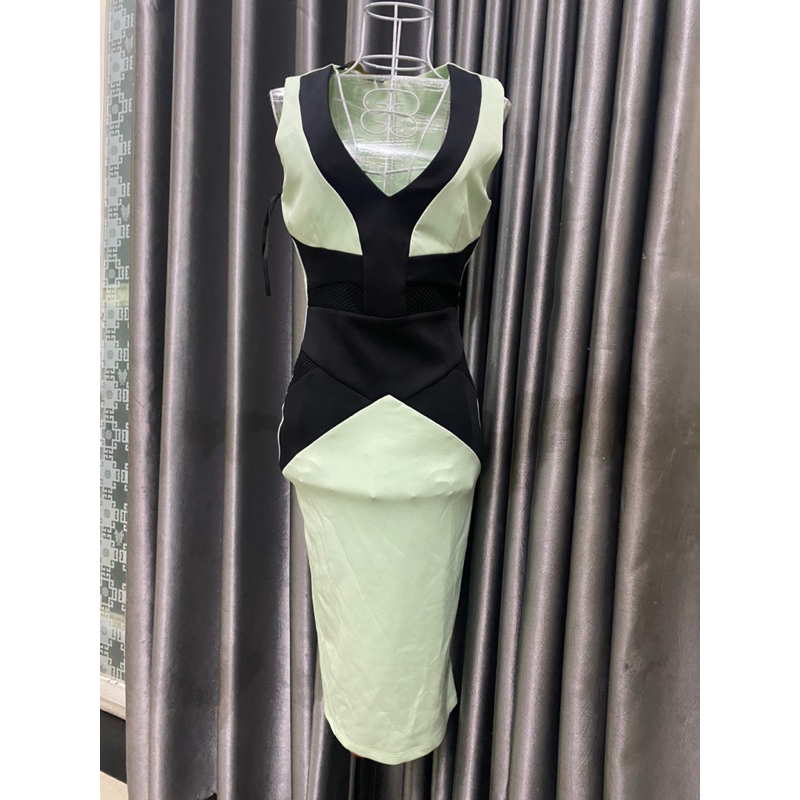 đầm body chất dày,co giãn,lỗi lỗi dơ tồn kho