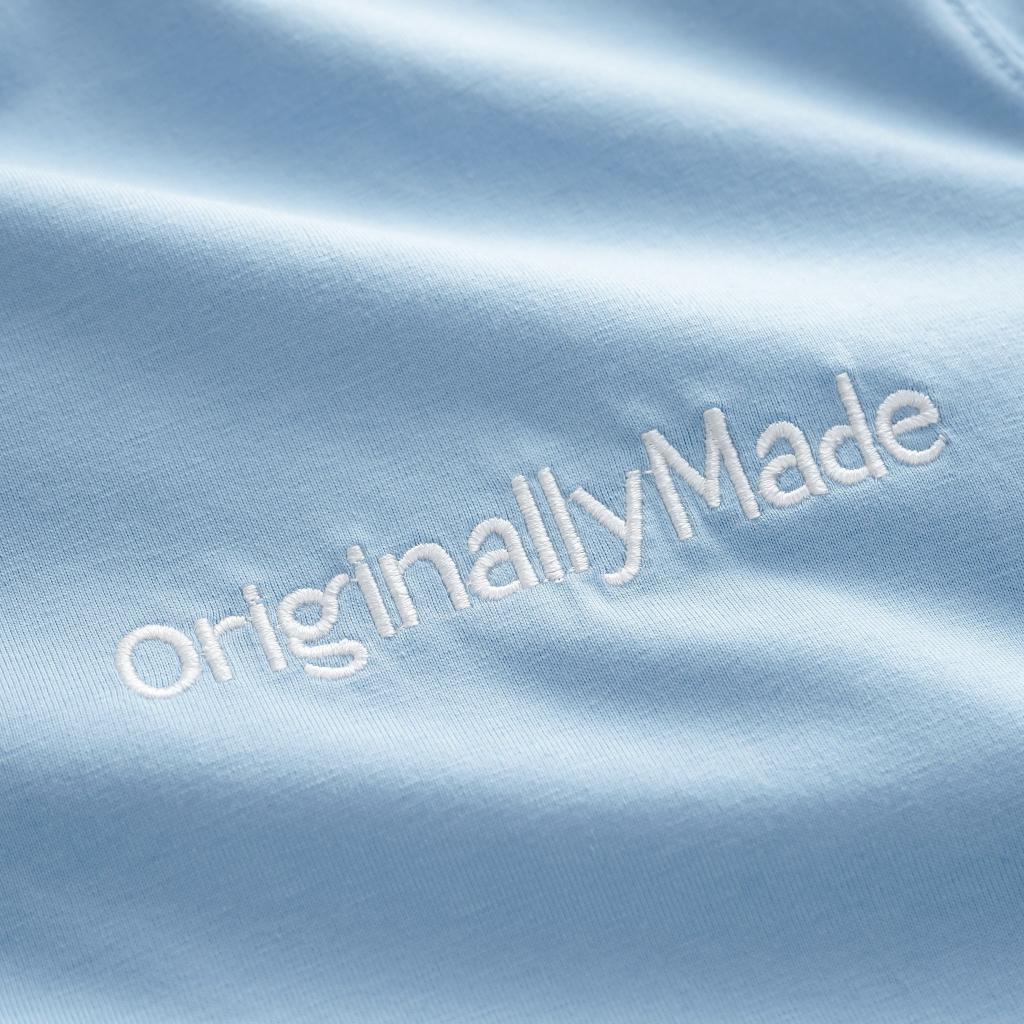 Áo thun T'BOURNE thêu sắc nét OriginallyMade, form suông rộng thoải mái