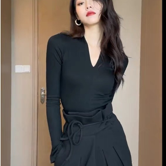 Áo thun tay dài cổ chữ V dáng ôm thời trang thu đông cho nữ thanh lịch -Tinahouse.2021