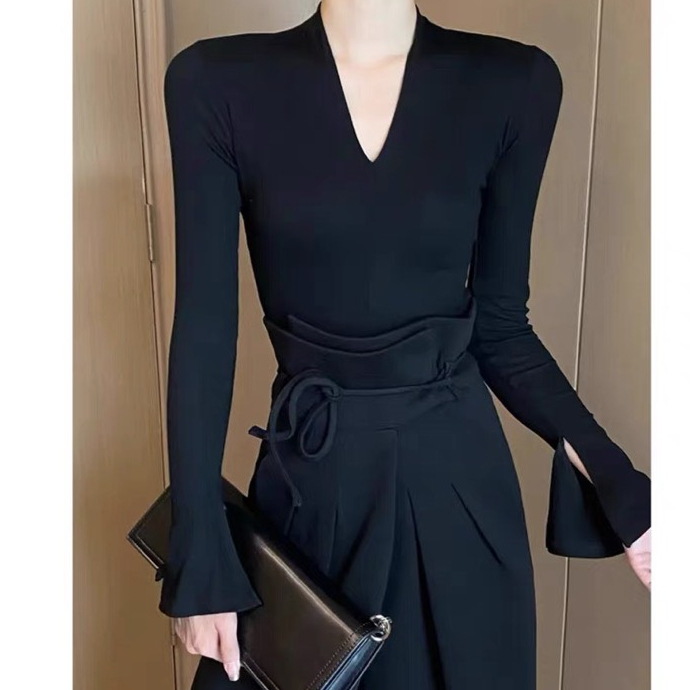 Áo thun tay dài cổ chữ V dáng ôm thời trang thu đông cho nữ thanh lịch -Tinahouse.2021