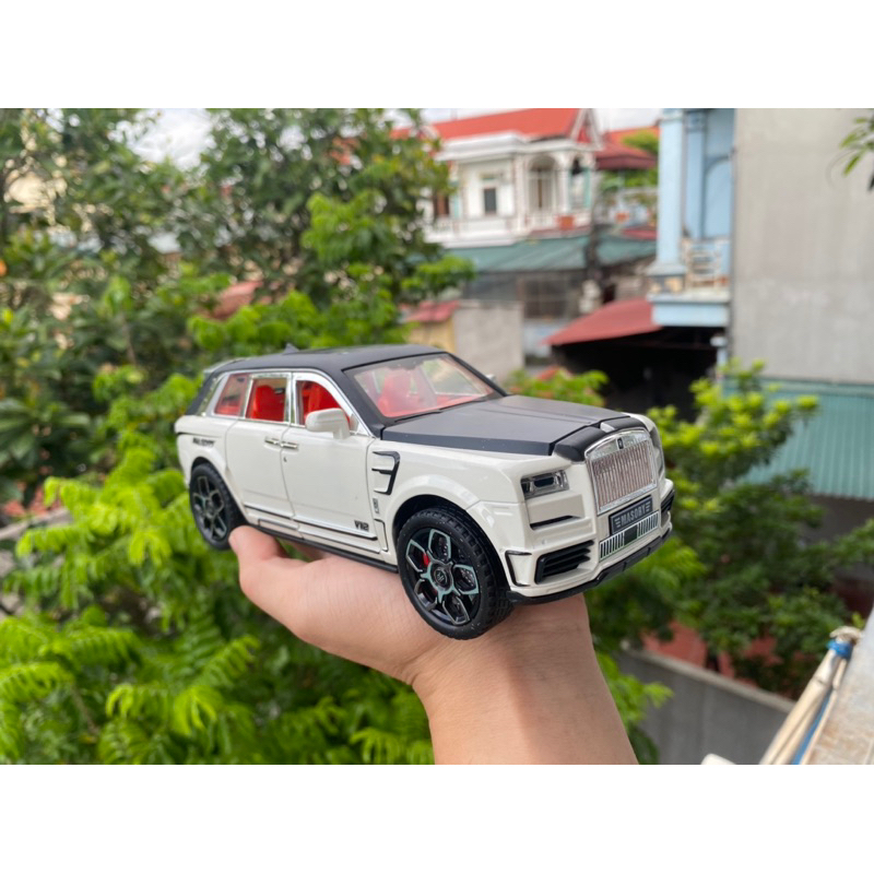 Xe mô hình Rolls-Royce CULLINAN Mansory 1:24