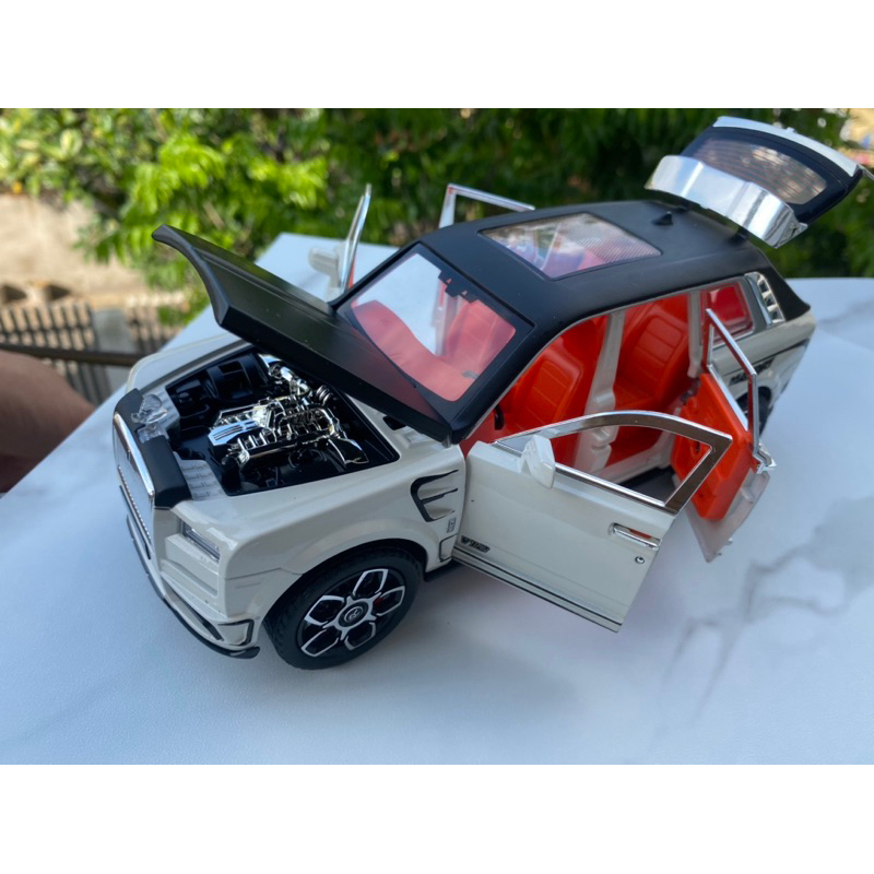 Xe mô hình Rolls-Royce CULLINAN Mansory 1:24